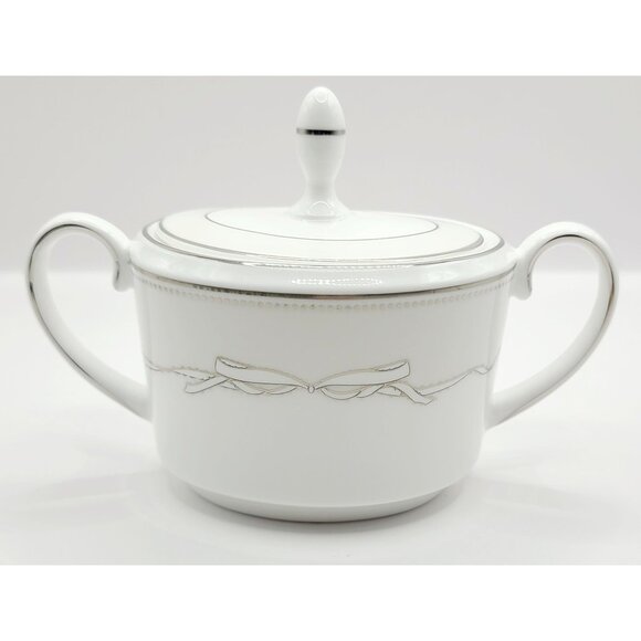 Wedgwood Vera Wang Love Knots White Porcelain Covered Sugar Bowl 10 Oz NWT - Picture 1 of 14